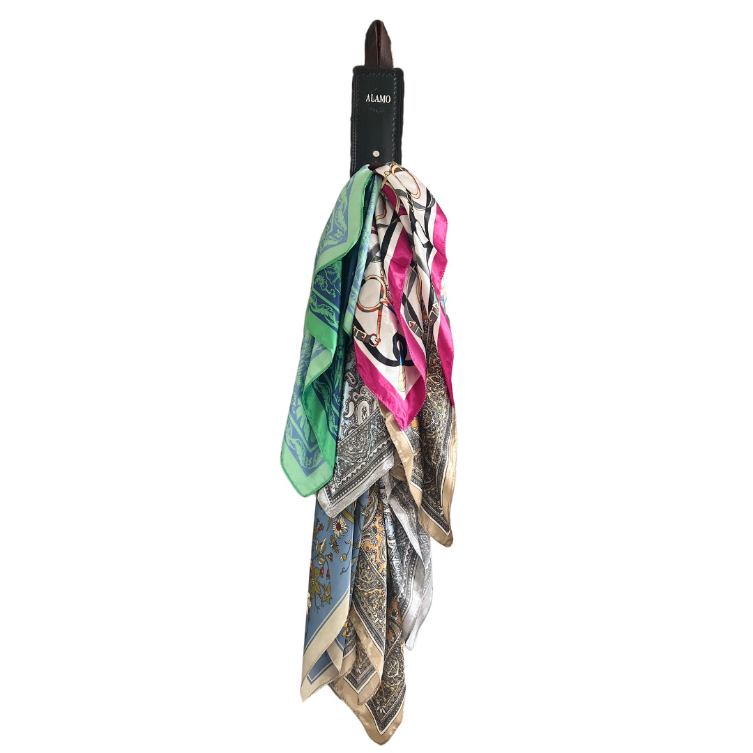 Wild Rag Holder- Black – Alamo Saddlery