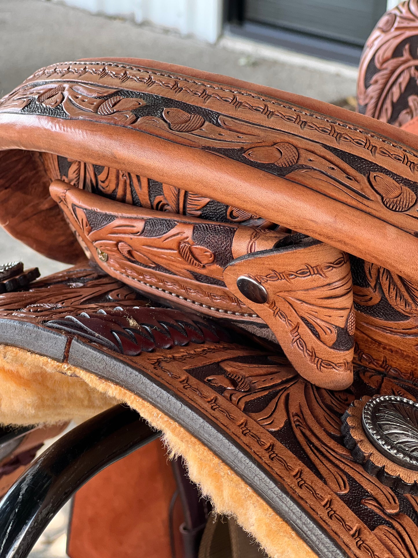 15" Cowboy Feather Barrel Saddle
