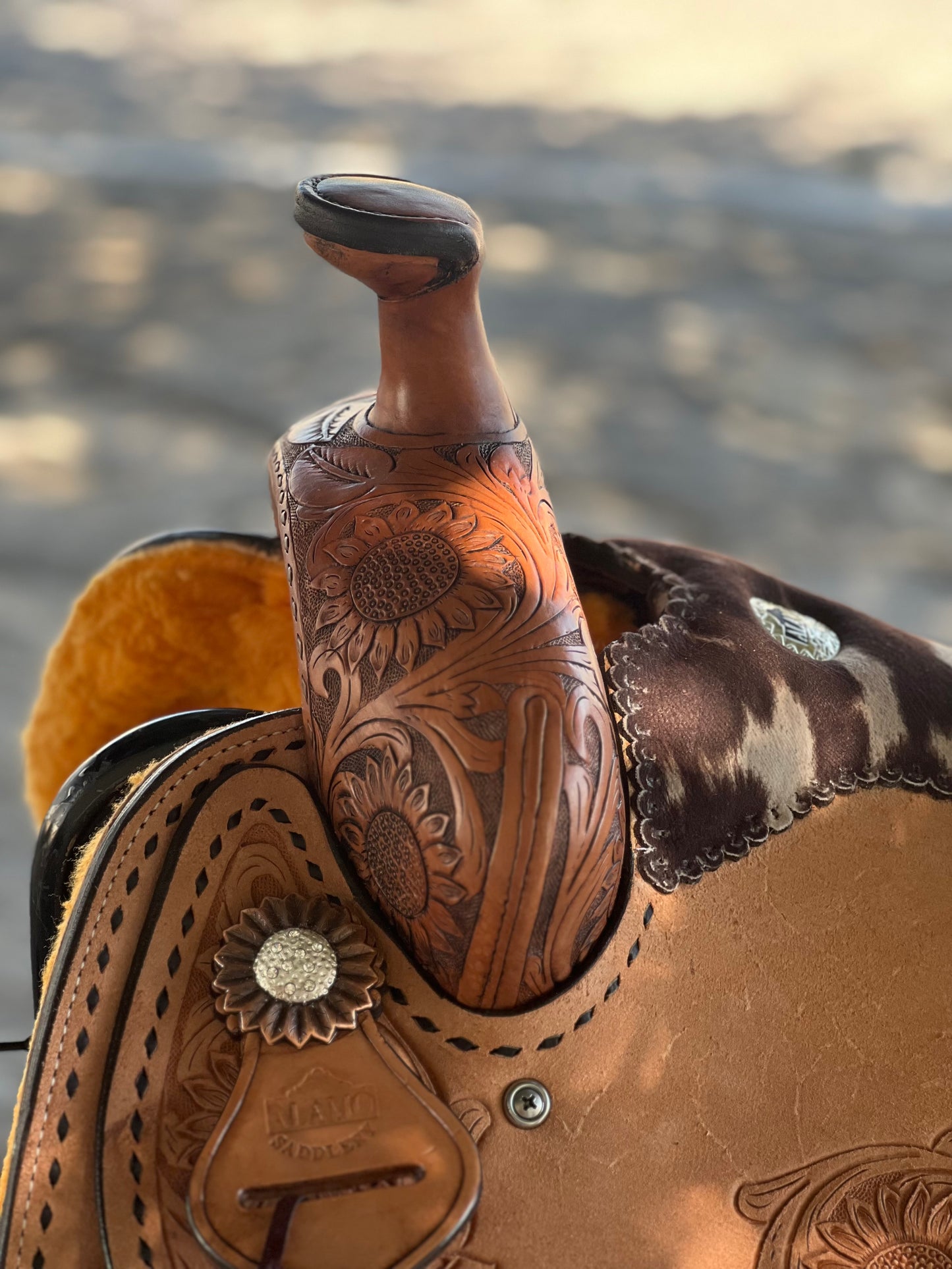 Sunflower with cow suede ALL-AROUND Saddle