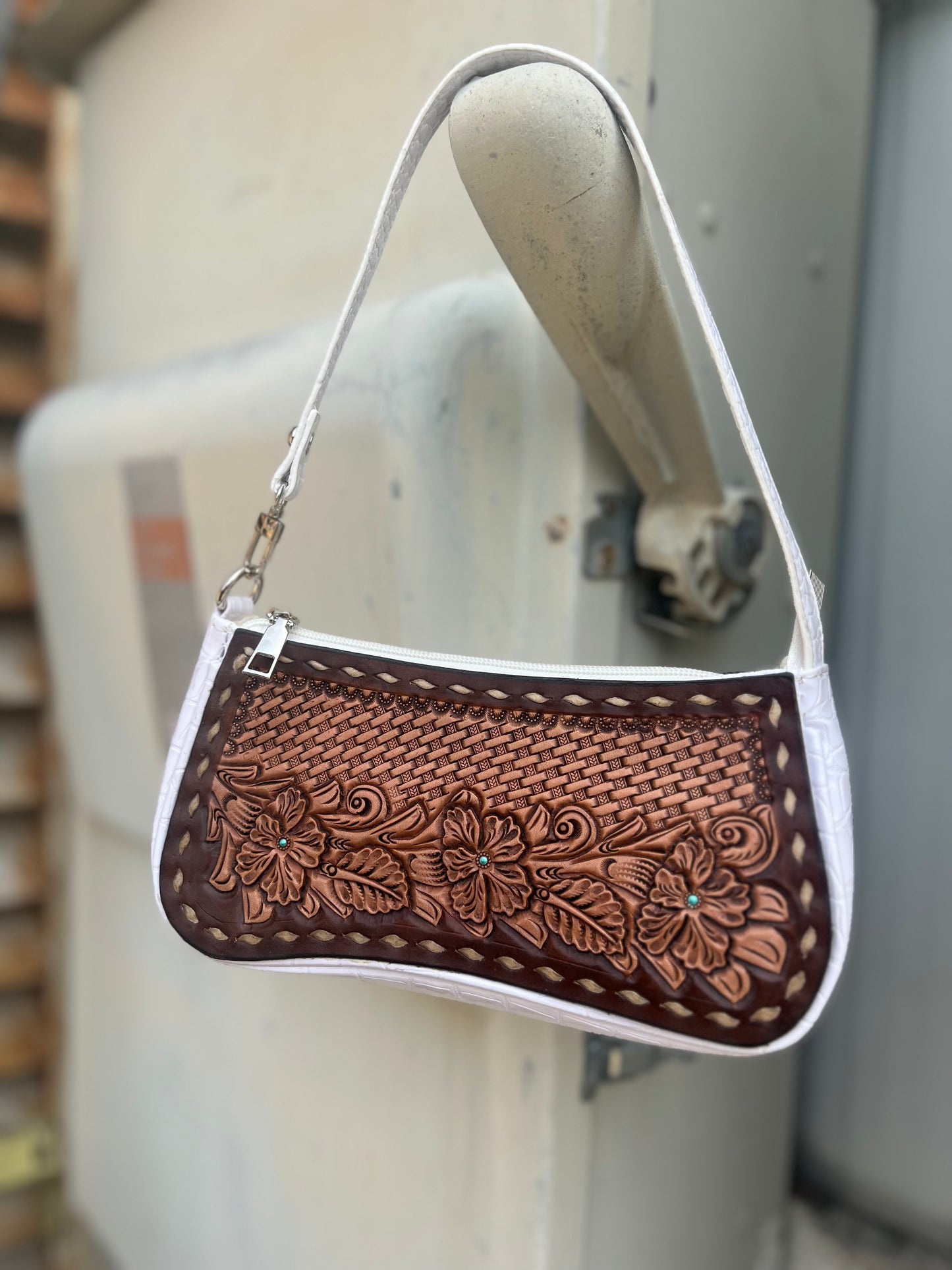 Gator Clutches - White