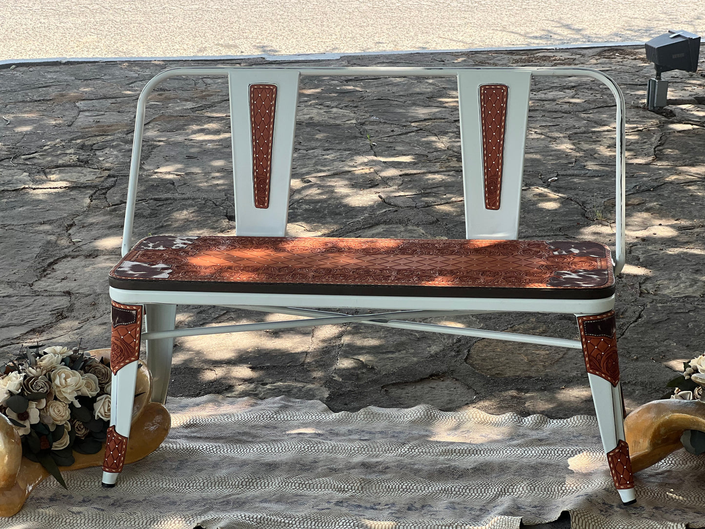 (STOCK)THE COWBOY BENCH
