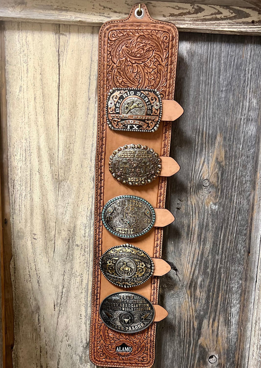 Buckle Holder in Golden leather w/ Cowboy feather tooling