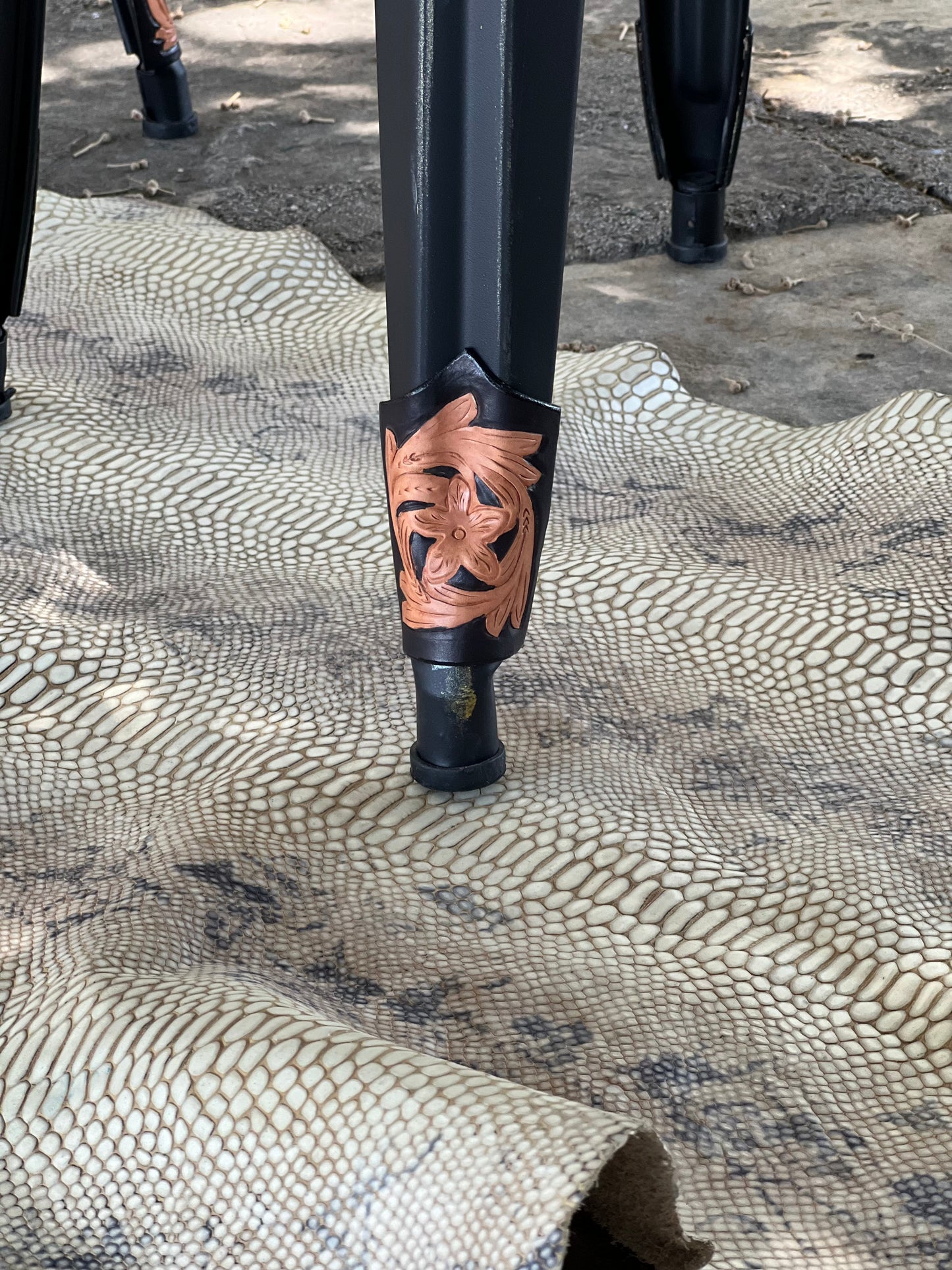 THE GOLDEN COWBOY Bar Stools w/ Short Back