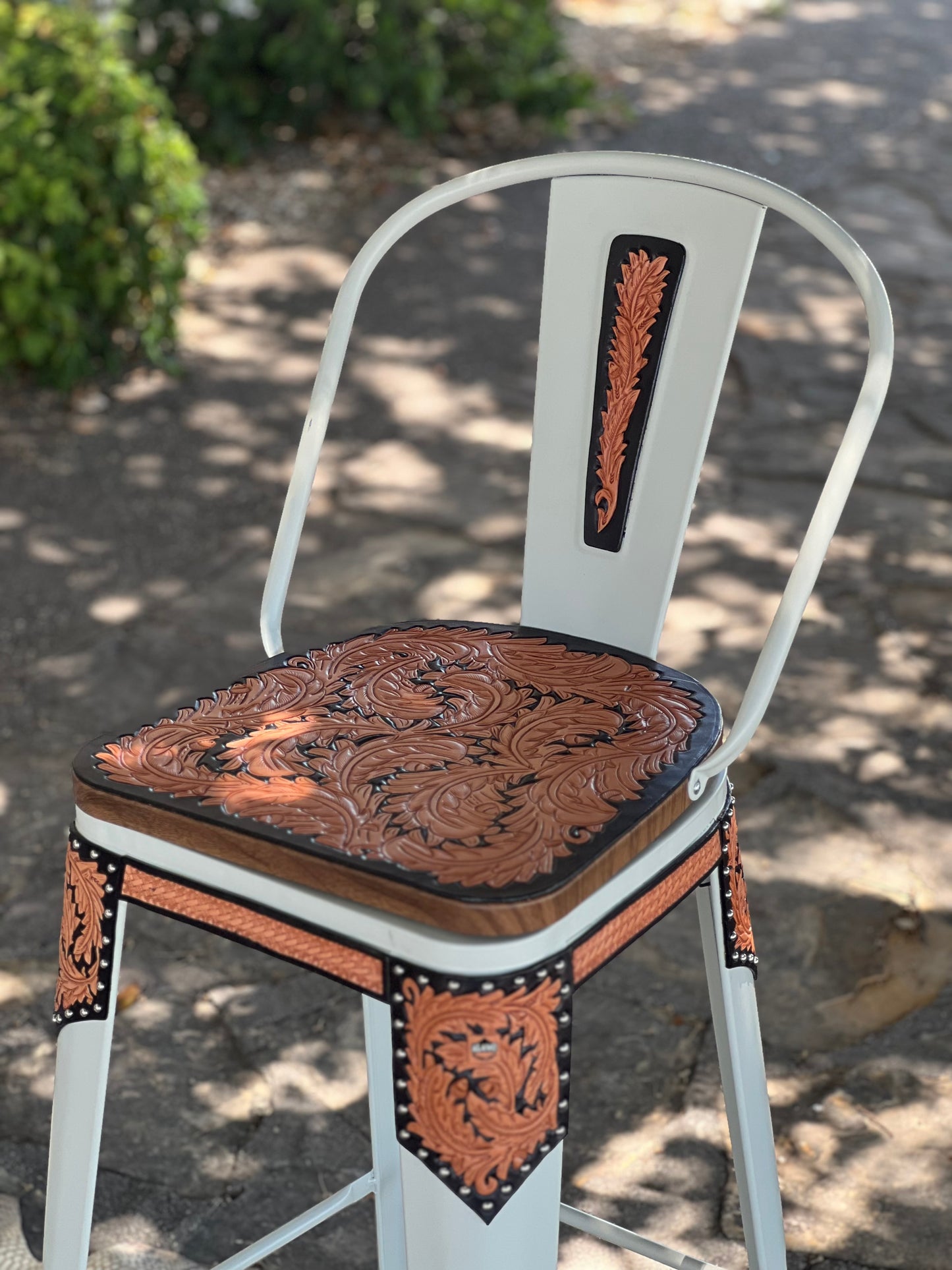 (PRE-ORDER) SET OF 2 SWIVEL  BAR STOOLS WITH TALL BACK "THE COWBOY FEATHER"