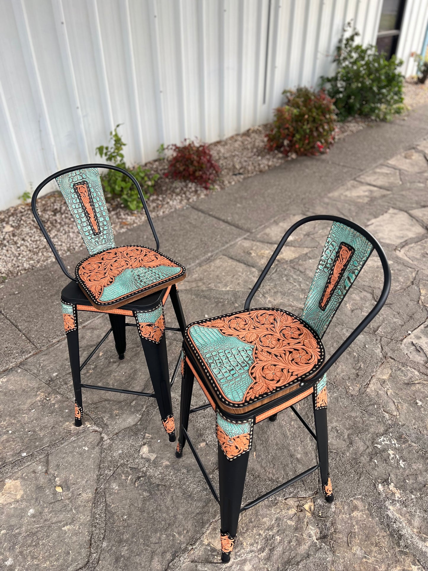 (STOCK) SET OF 2 26" THE TURQUOISE GATOR w/ Tall Back in BLACK