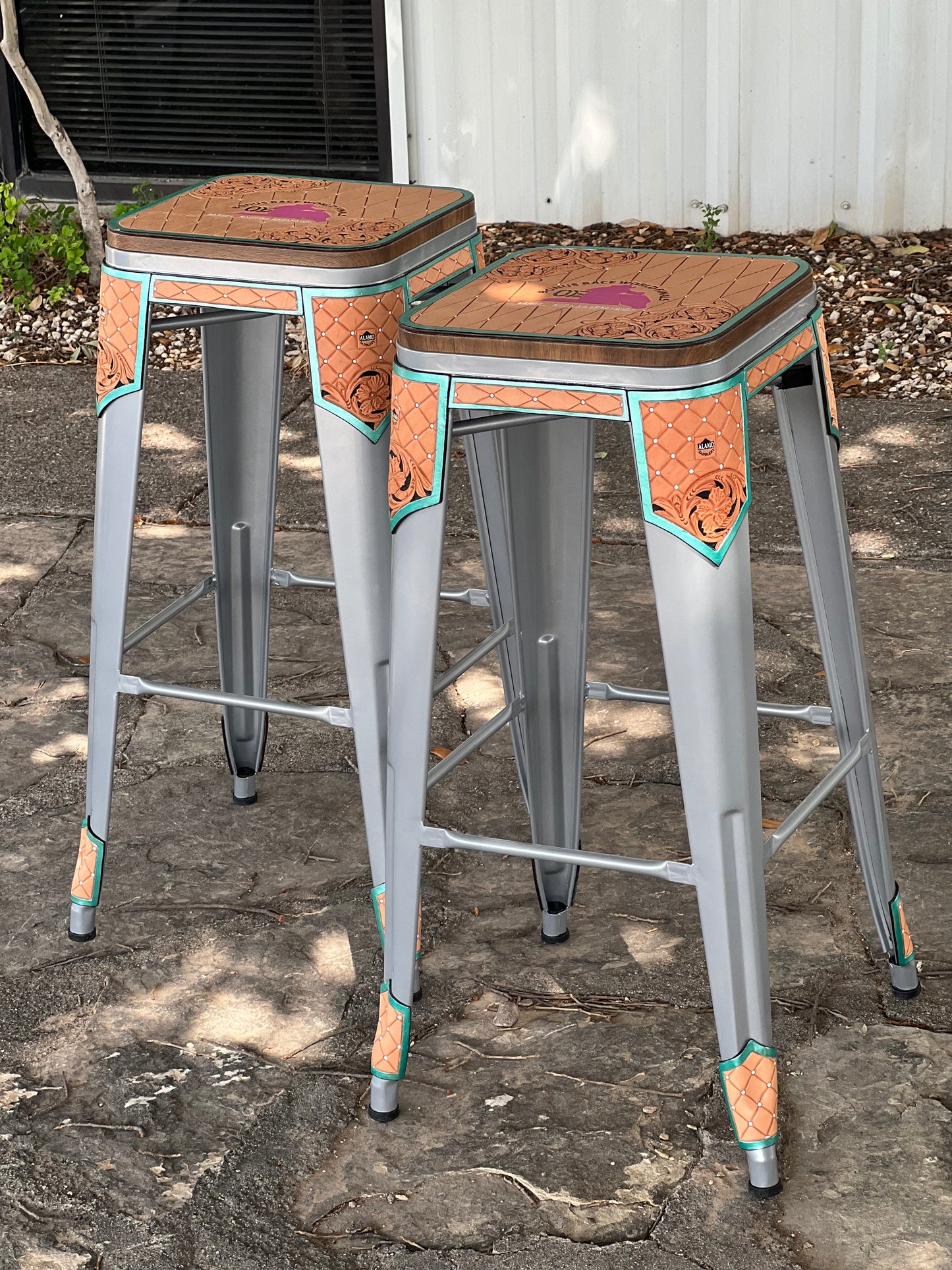 Set of 4 pairs of bar stools with El pinto (combo)