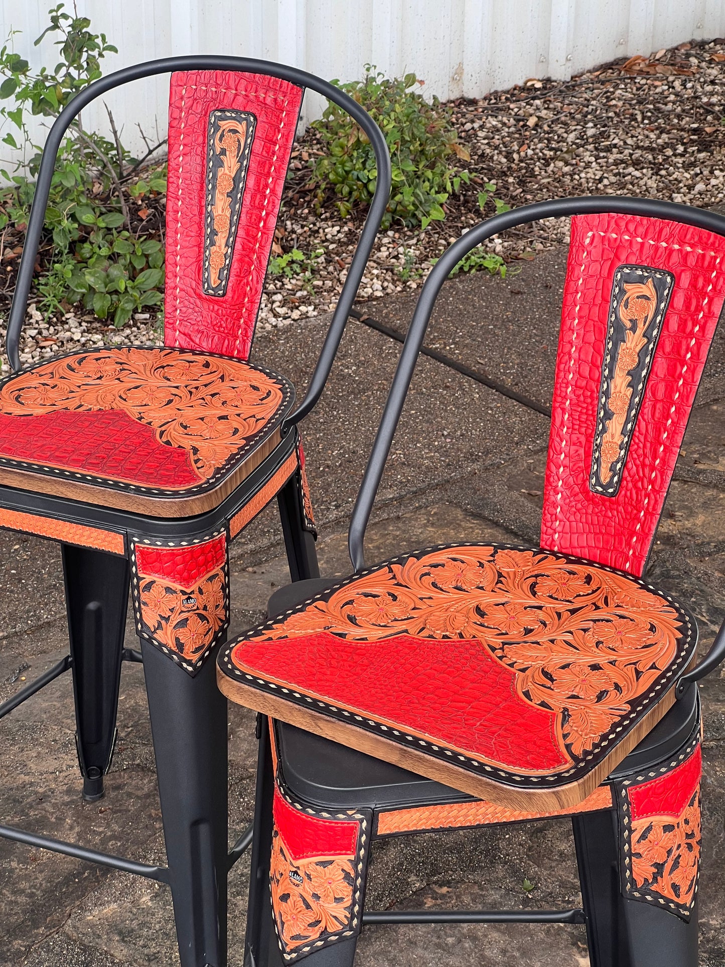 (STOCK) SET OF 2 26" THE RED GATOR w/ Tall Back in BLACK