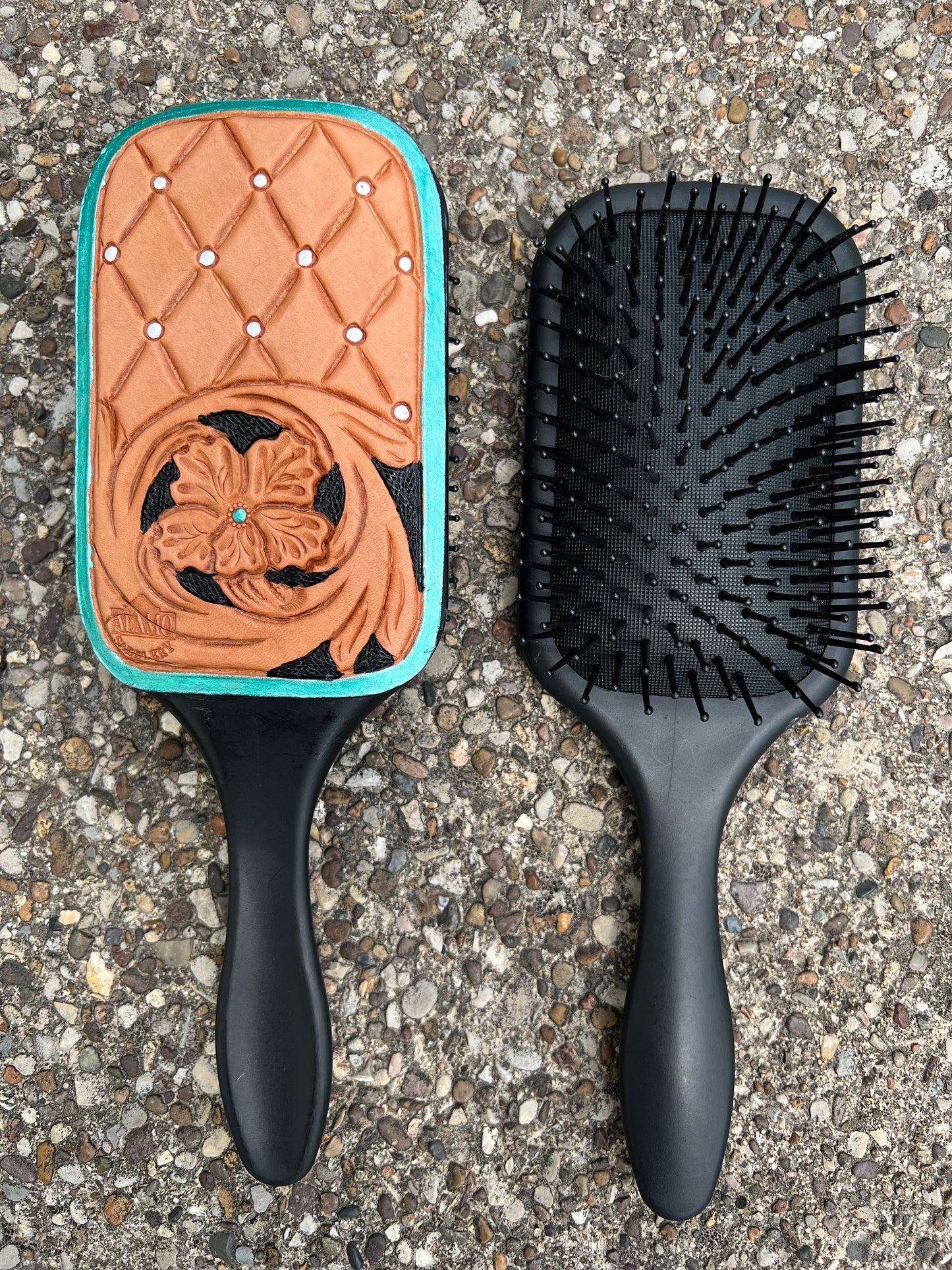 El Pinto floral Hair Brush