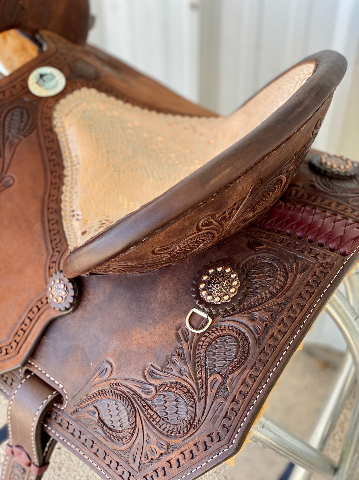 Medusa Barrel Saddle