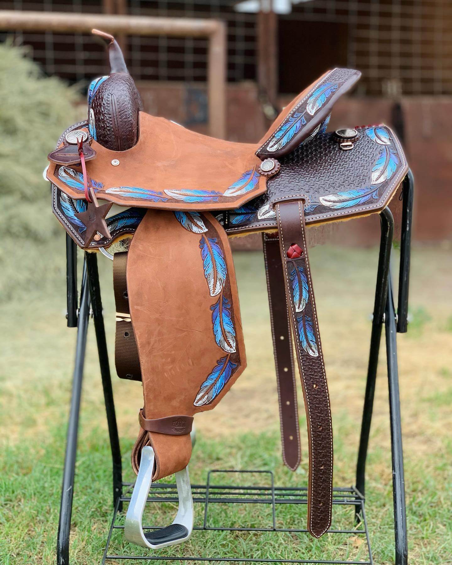 Feather Barrel Saddle