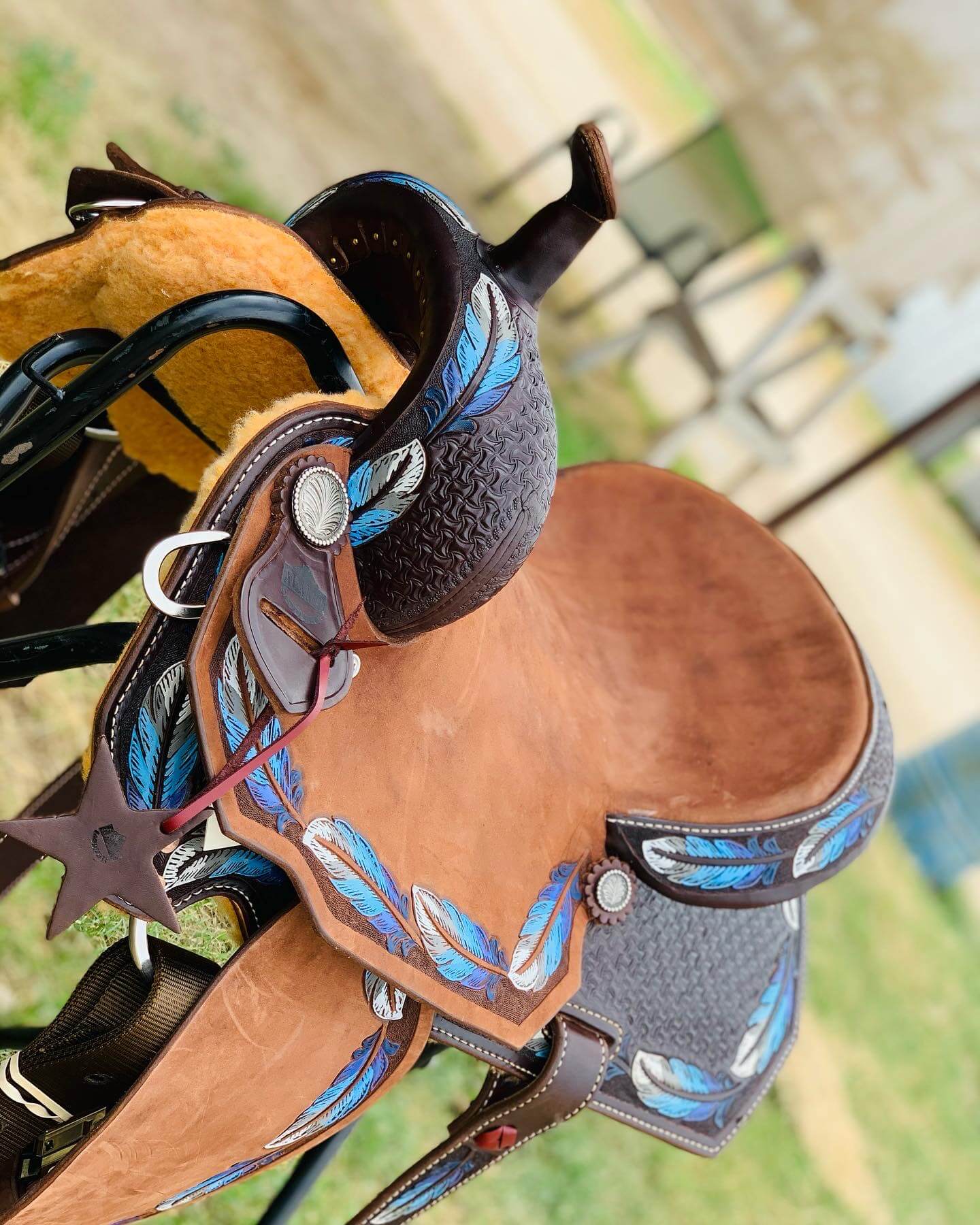 Feather Barrel Saddle