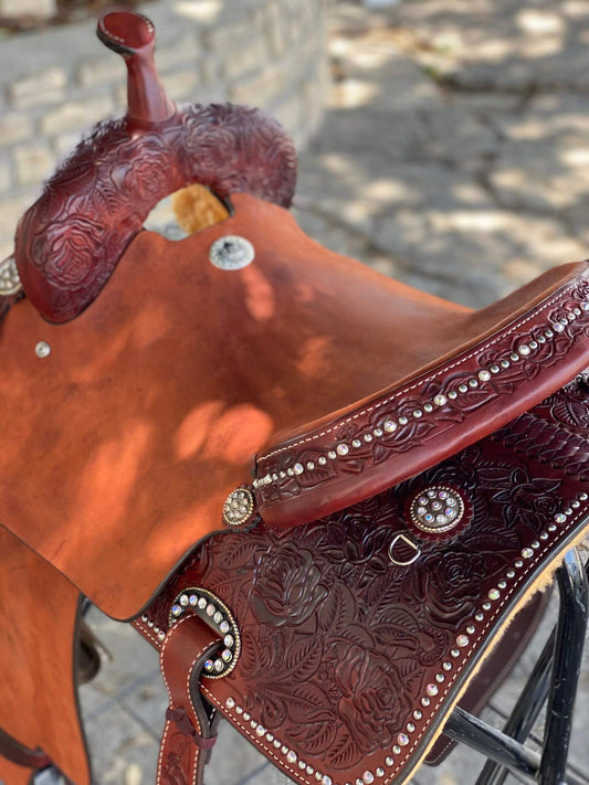 15" Diamond Rose Barrel Saddle