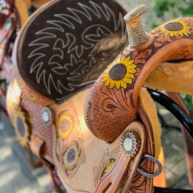 Sunflower Combo Barrel Saddle